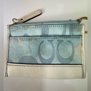 Coach blue and white coin purse - preowned